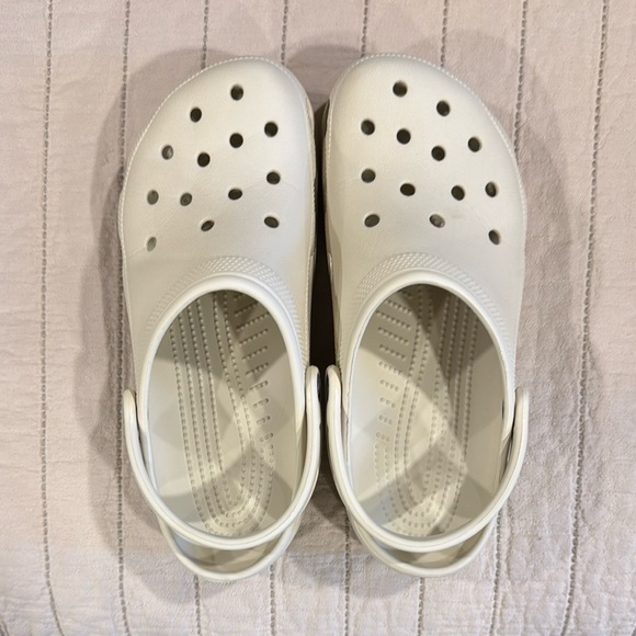 Crocs - Picture 3 of 9